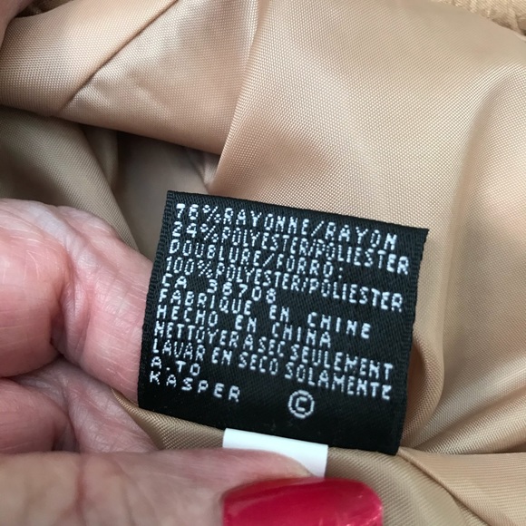 KASPER Skirt Suit. - Picture 8 of 11